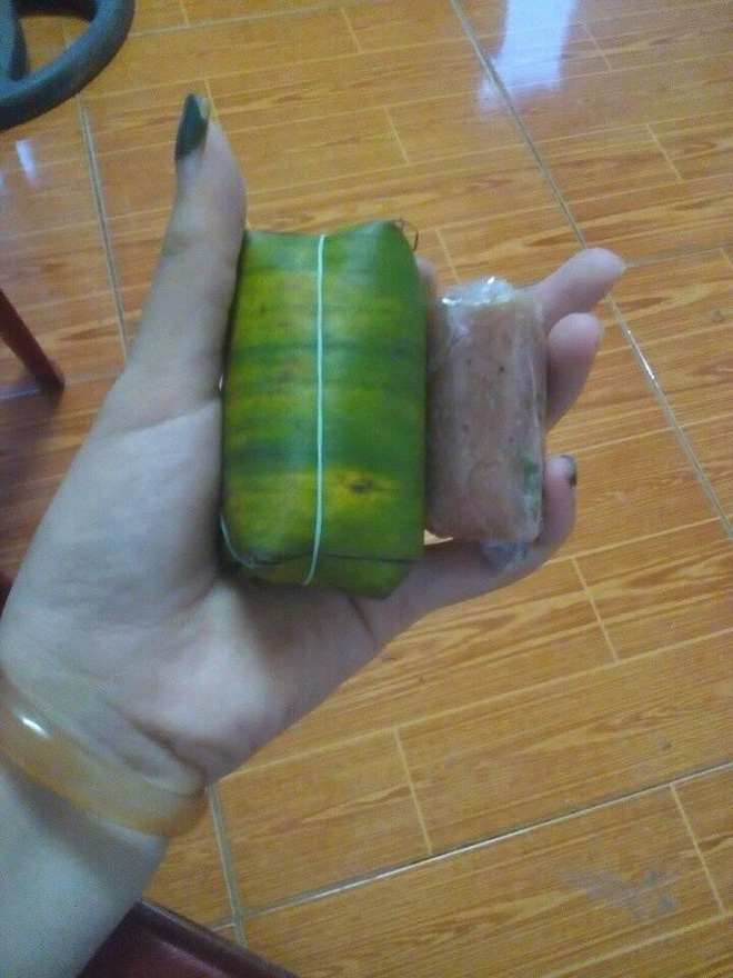 Thánh gian dối: Nam thanh niên đi mua nem, nhưng khi bóc ra liền ngã ngửa khi thấy 3 phần nem 7 phần giấy gói