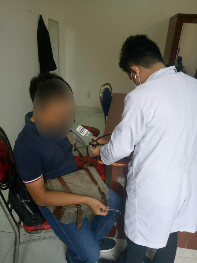 Nhóm người tấn công kiểm sát viên, phóng viên ngay tại tòa