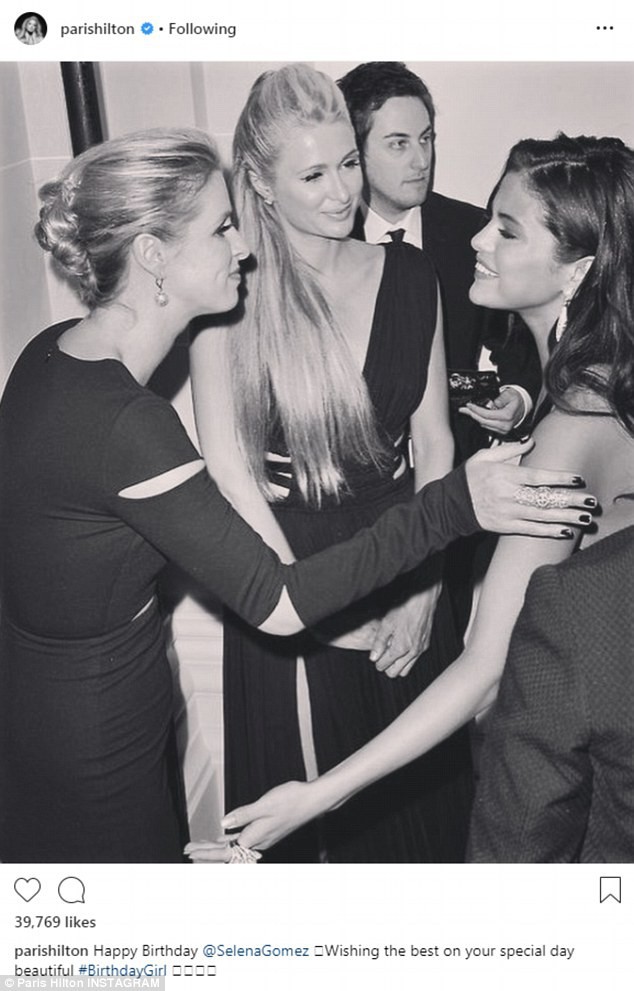 Trăm công ngàn việc, Taylor Swift vẫn không quên làm bánh sinh nhật cực dễ thương tặng Selena Gomez