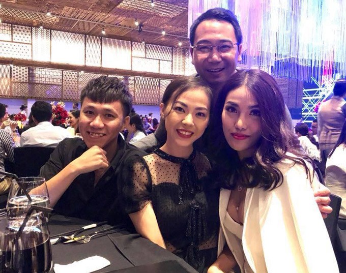 Đụng mặt Lan Khuê và tình cũ John Tuấn Nguyễn, Thúy Vân tảng lờ như không quen