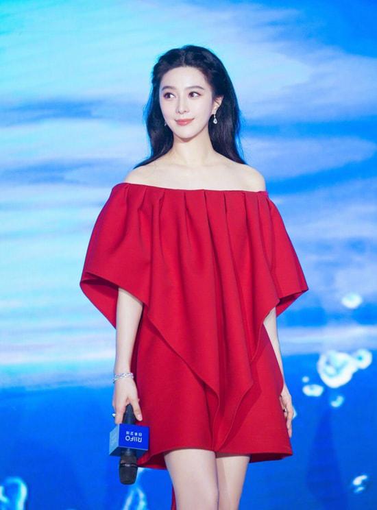 Lựa chọn những kiểu đồ này, vai u thịt bắp như Phạm Băng Băng cũng có cách để trị