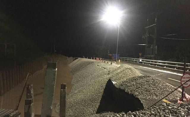 Sạt đường lên Cầu Đăng, cấm xe tải, xe khách 30 ngày