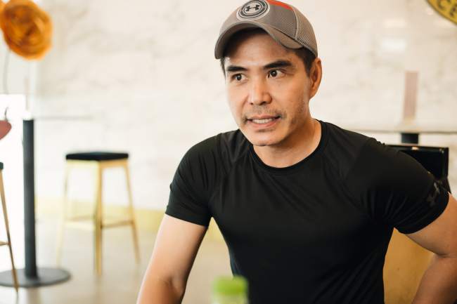 Trung Dũng: Tôi và Thúy Ngân ngủ chung phòng, vỗ mông giỡn nhau là bình thường