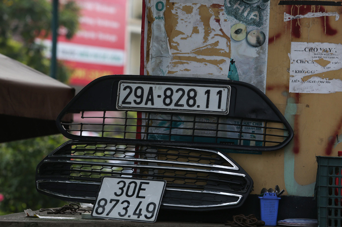 Chuộc biển số ôtô - dịch vụ nở rộ mùa mưa tại Việt Nam