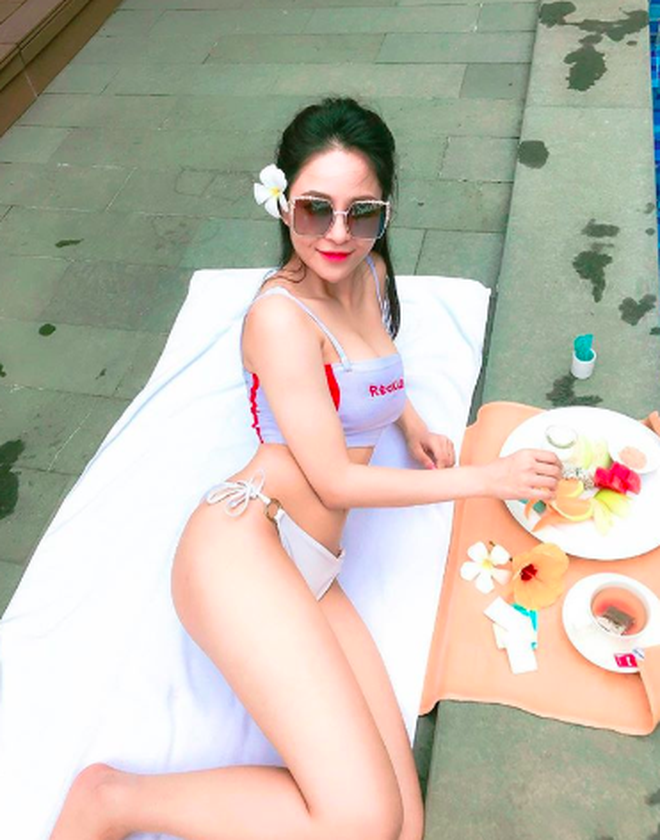 Hậu World Cup, các hotgirl bình luận bóng đá rủ nhau khoe dáng trong bikini mà không có Trâm Anh
