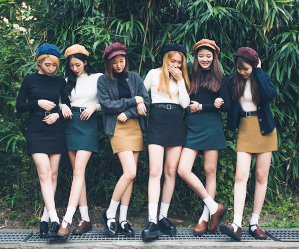 Rủ cả hội bạn thân đi xem phim chùa, cô gái gặp đúng anh chàng quách tỉnh