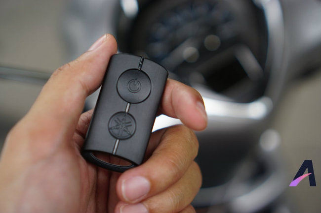 Yamaha Grand Filano Hybrid quá tối tân, Honda Lead choáng