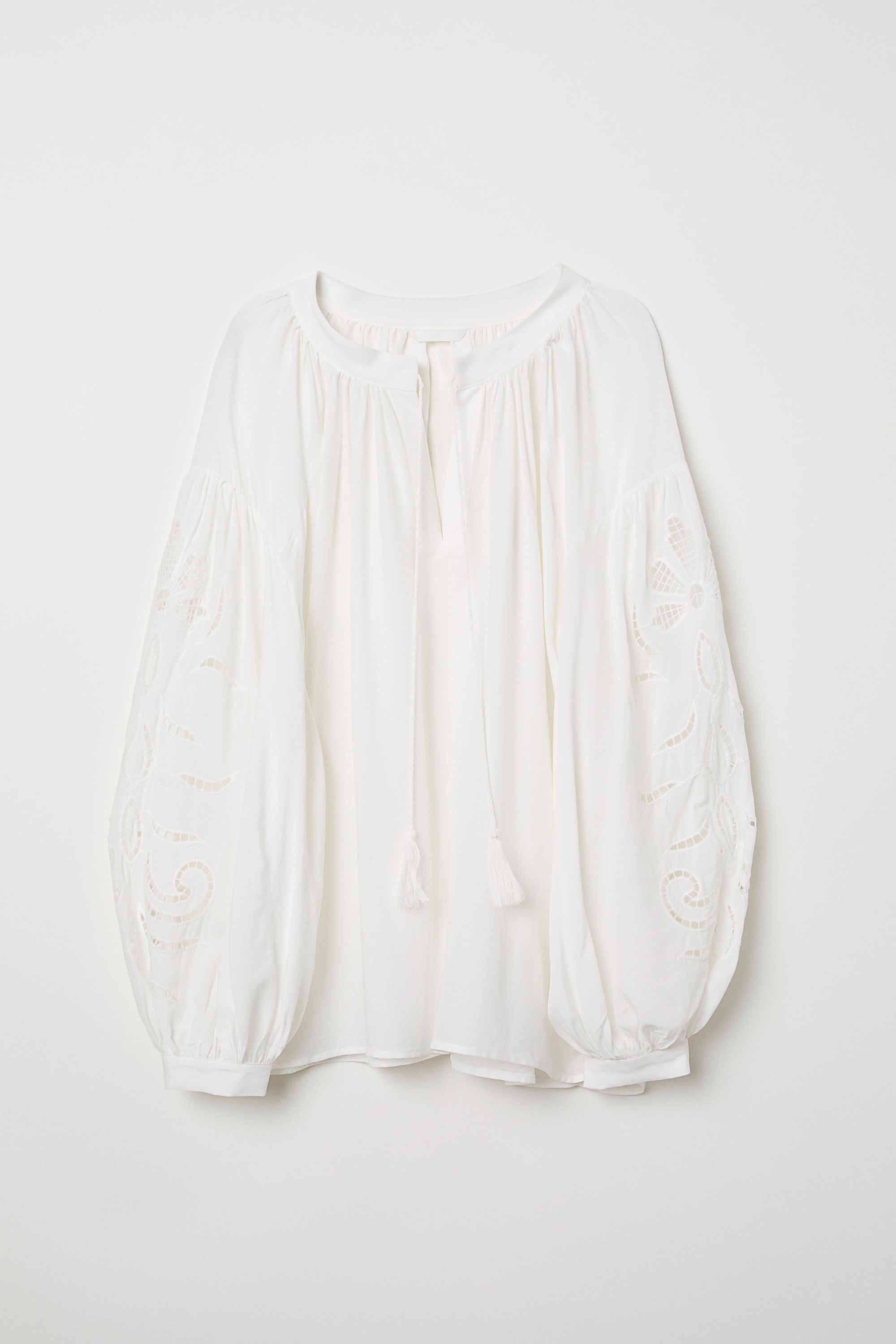 10 kiểu áo blouse hot nhất hiện nay, ngắm rồi chỉ muốn sắm cho bằng hết để mặc 10 kiểu áo blouse hot nhất hiện nay, ngắm rồi chỉ muốn sắm cho bằng hết để mặc