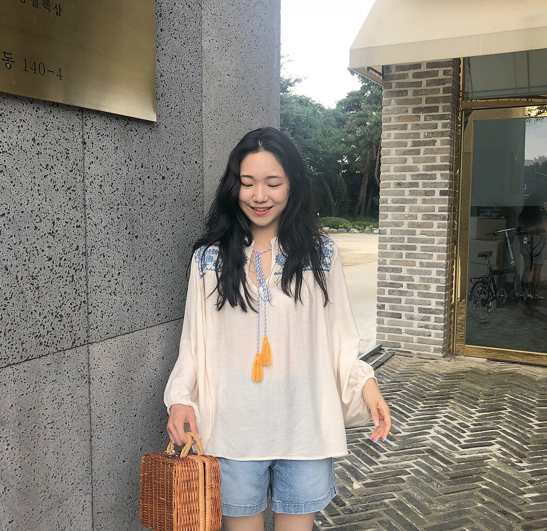 10 kiểu áo blouse hot nhất hiện nay, ngắm rồi chỉ muốn sắm cho bằng hết để mặc 10 kiểu áo blouse hot nhất hiện nay, ngắm rồi chỉ muốn sắm cho bằng hết để mặc