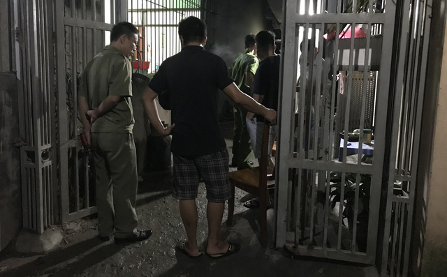 5 người trong một gia đình thoát chết sau cuộc truy sát bằng dao và lửa