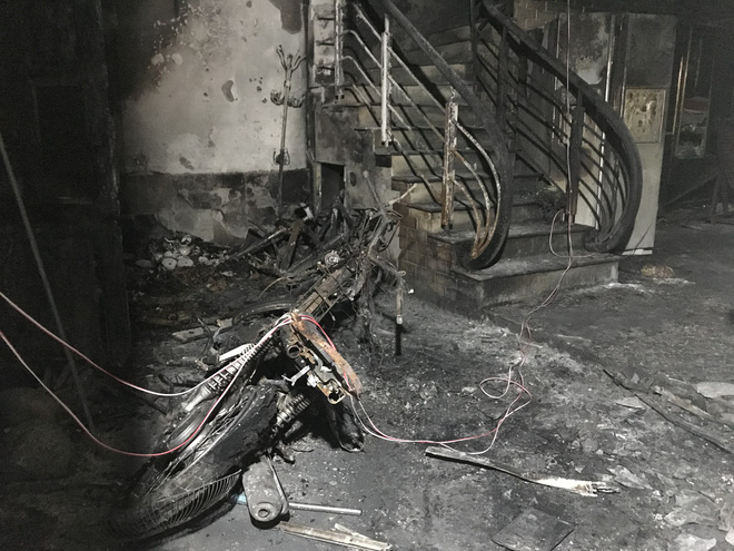 5 người trong một gia đình thoát chết sau cuộc truy sát bằng dao và lửa