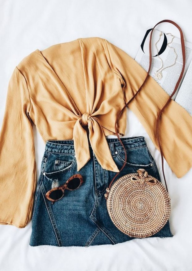 Chiếc áo crop-top giúp che lấp khuyết điểm vòng một trong mùa hè