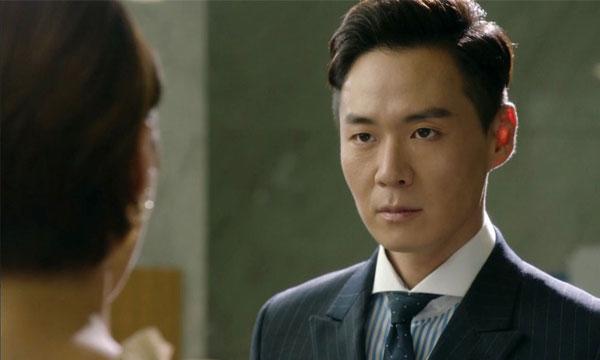 Nằng nặc đòi chia tay với tôi, vài ngày sau anh đăng ảnh cưới cùng người khác