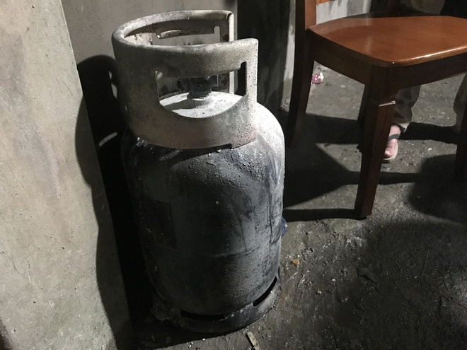 Hàng xóm kể lại giây phút giải cứu 5 người bị khống chế bằng dao và bom xăng