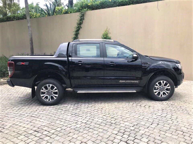 Vua bán tải Ford Ranger 2018 bản cao cấp đã về Việt Nam, giá bán là ẩn số bất ngờ