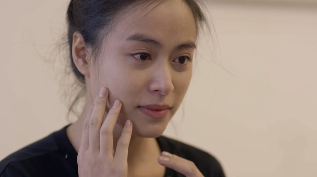 Ngày Ấy Mình Đã Yêu tập 14: Hoàng Thùy Linh khóc như mưa khi dao kéo thành công