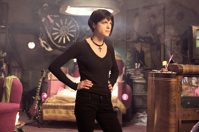 Nhiều sao Marvel lên tiếng và 240.000 chữ ký yêu cầu Disney rút lại quyết định đuổi James Gunn Nhiều sao Marvel lên tiếng và 240.000 chữ ký yêu cầu Disney rút lại quyết định đuổi James Gunn