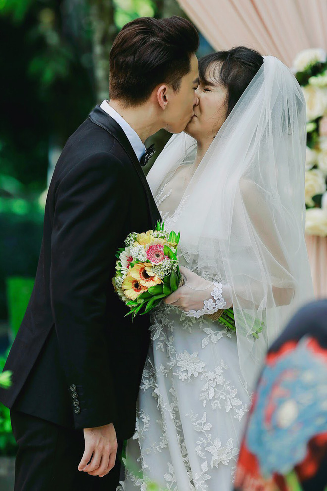 Tìm Vợ Cho Bà: Cướp nụ hôn đầu đời của thánh nữ Bolero Jang Mi, S.T 365 thấy tội lỗi vì sợ... chưa đạt!