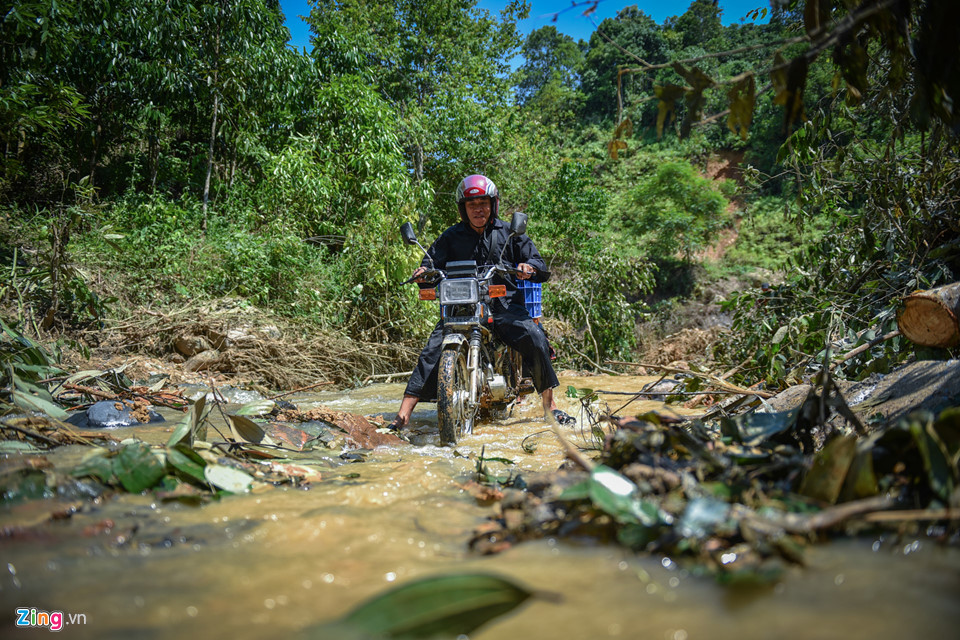 4 ngày sau lũ, nhiều bản làng ở Yên Bái vẫn bị cô lập
