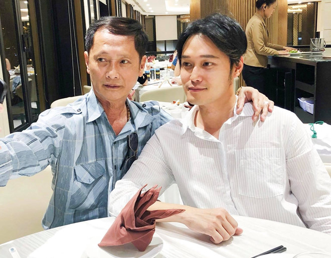 Quang Vinh lần đầu đăng ảnh bên cha, phủ nhận là thiếu gia Nguyễn Kim