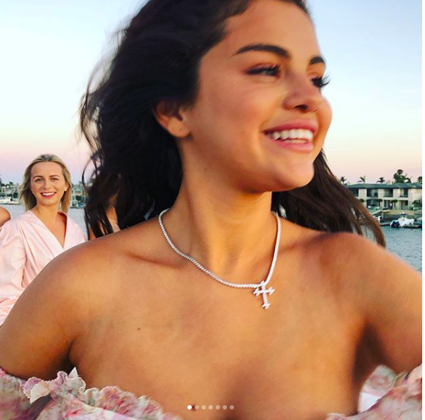 Vào đúng ngày sinh nhật, Selena Gomez lần đầu lên tiếng sau khi Justin Bieber cầu hôn người khác Vào đúng ngày sinh nhật, Selena Gomez lần đầu lên tiếng sau khi Justin Bieber cầu hôn người khác