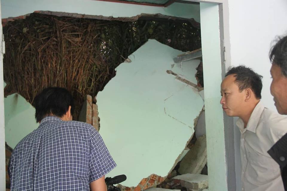 Lâm Đồng: Sạt lở đất kinh hoàng, 5 nhà dân sập, bị đất vùi