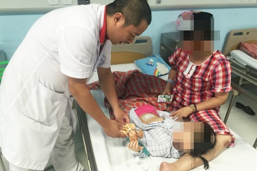 Khó tin: Bé gái 3 tuổi bị u nang buồng trứng Khó tin: Bé gái 3 tuổi bị u nang buồng trứng