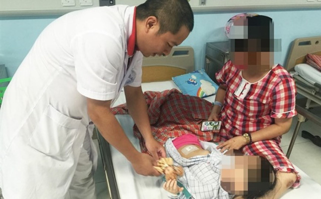 Khó tin: Bé gái 3 tuổi bị u nang buồng trứng Khó tin: Bé gái 3 tuổi bị u nang buồng trứng