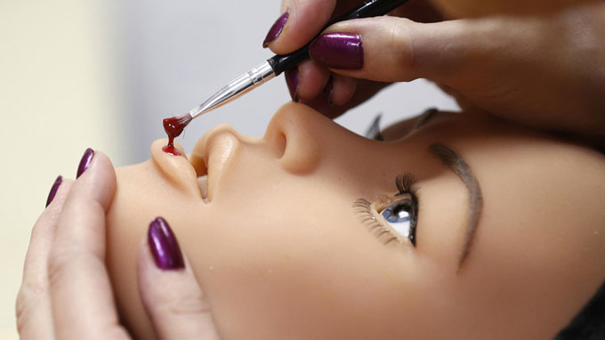 Người Nhật đối mặt nguy cơ tuyệt chủng vì búp bê tình dục