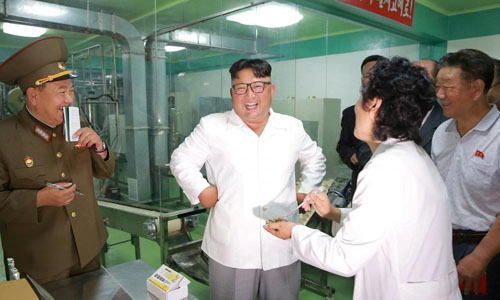 Kim Jong-un yêu cầu cải thiện chế độ ăn cho binh sĩ