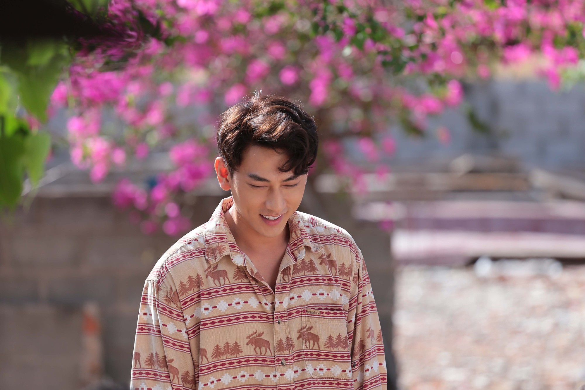 Song lang còn chưa ra mắt, Isaac đã thả thính fan bằng teaser phim mới ngọt lụi tim Song lang còn chưa ra mắt, Isaac đã thả thính fan bằng teaser phim mới ngọt lụi tim