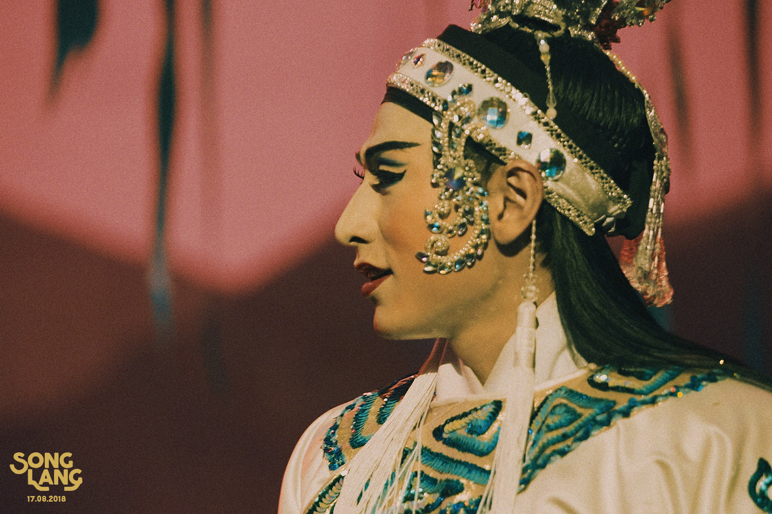 Hai Phượng Ngô Thanh Vân tung thêm poster kèm.... tin buồn