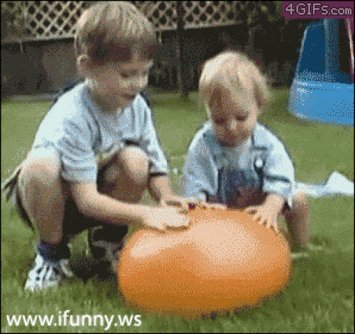 Đỡ không nổi với những pha tai nạn oái oăm