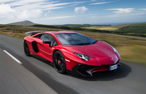 Lamborghini triệu hồi 8 siêu xe vì có thể rơi bánh