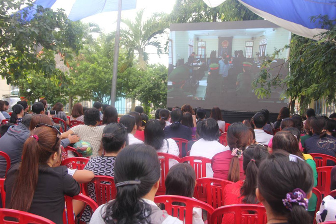 Xét xử vụ bạo hành trẻ em chấn động dư luận tại trường Mầm Xanh ở Sài Gòn: Bị cáo bật khóc vì không nhớ đánh bao nhiêu trẻ