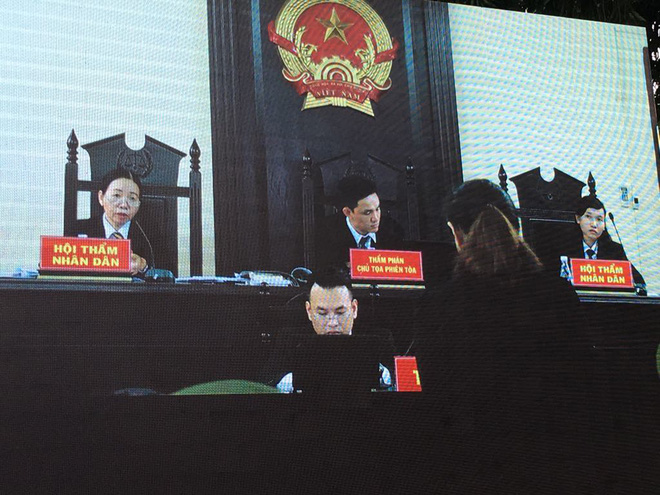 Xét xử vụ bạo hành trẻ em chấn động dư luận tại trường Mầm Xanh ở Sài Gòn: Bị cáo bật khóc vì không nhớ đánh bao nhiêu trẻ