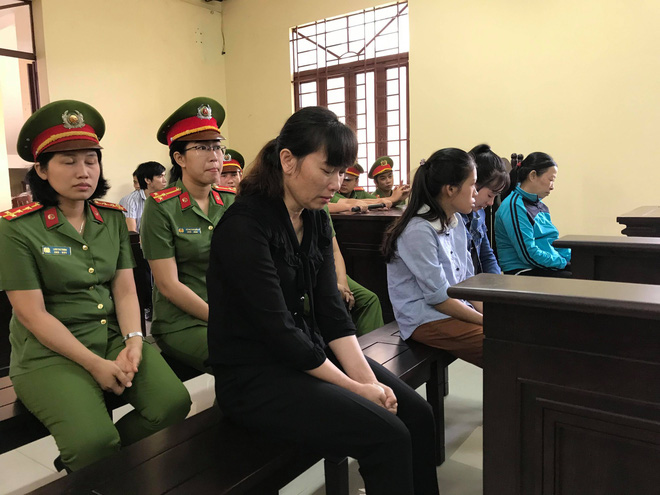 Xét xử vụ bạo hành trẻ em chấn động dư luận tại trường Mầm Xanh ở Sài Gòn: Bị cáo bật khóc vì không nhớ đánh bao nhiêu trẻ