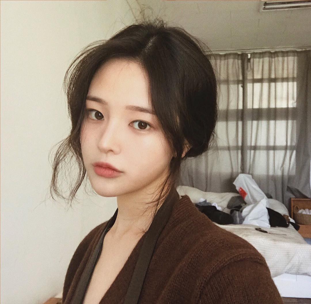 Để tránh chọn son làm xỉn răng như Sulli, hãy nắm rõ loạt bí kíp nên và không nên này