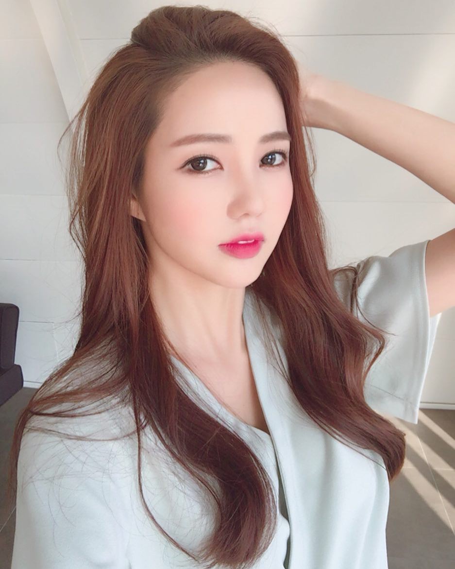 Để tránh chọn son làm xỉn răng như Sulli, hãy nắm rõ loạt bí kíp nên và không nên này