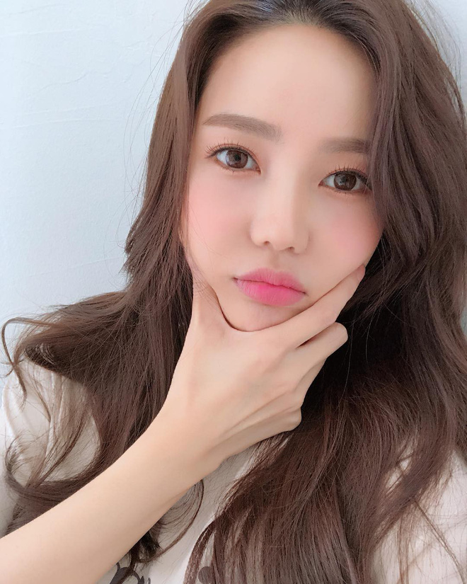 Để tránh chọn son làm xỉn răng như Sulli, hãy nắm rõ loạt bí kíp nên và không nên này