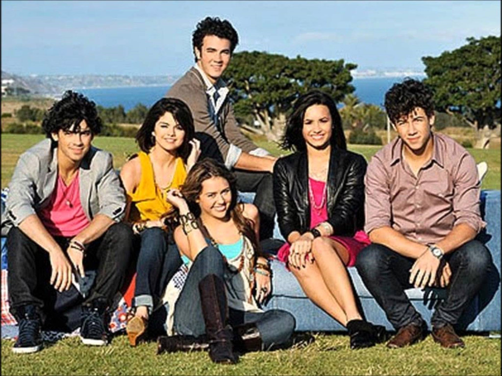 Demi Lovato: Tài năng uổng phí vì nghiện ma túy từ năm 17 tuổi