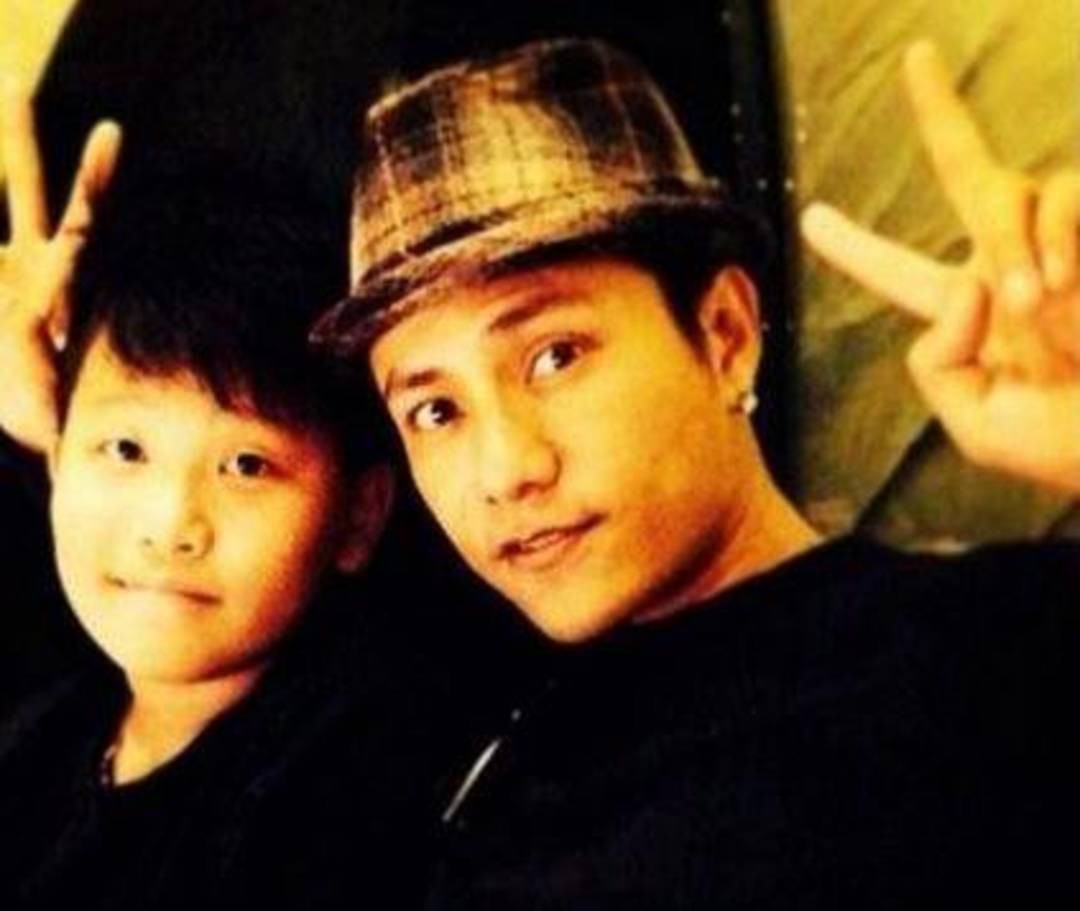 Sau Phạm Thừa Thừa, đến lượt con trai mới 16 tuổi của Trần Khôn chuẩn bị gia nhập showbiz?