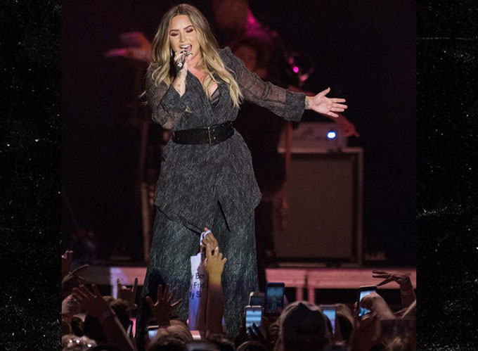 Demi Lovato đi cấp cứu vì sốc heroin