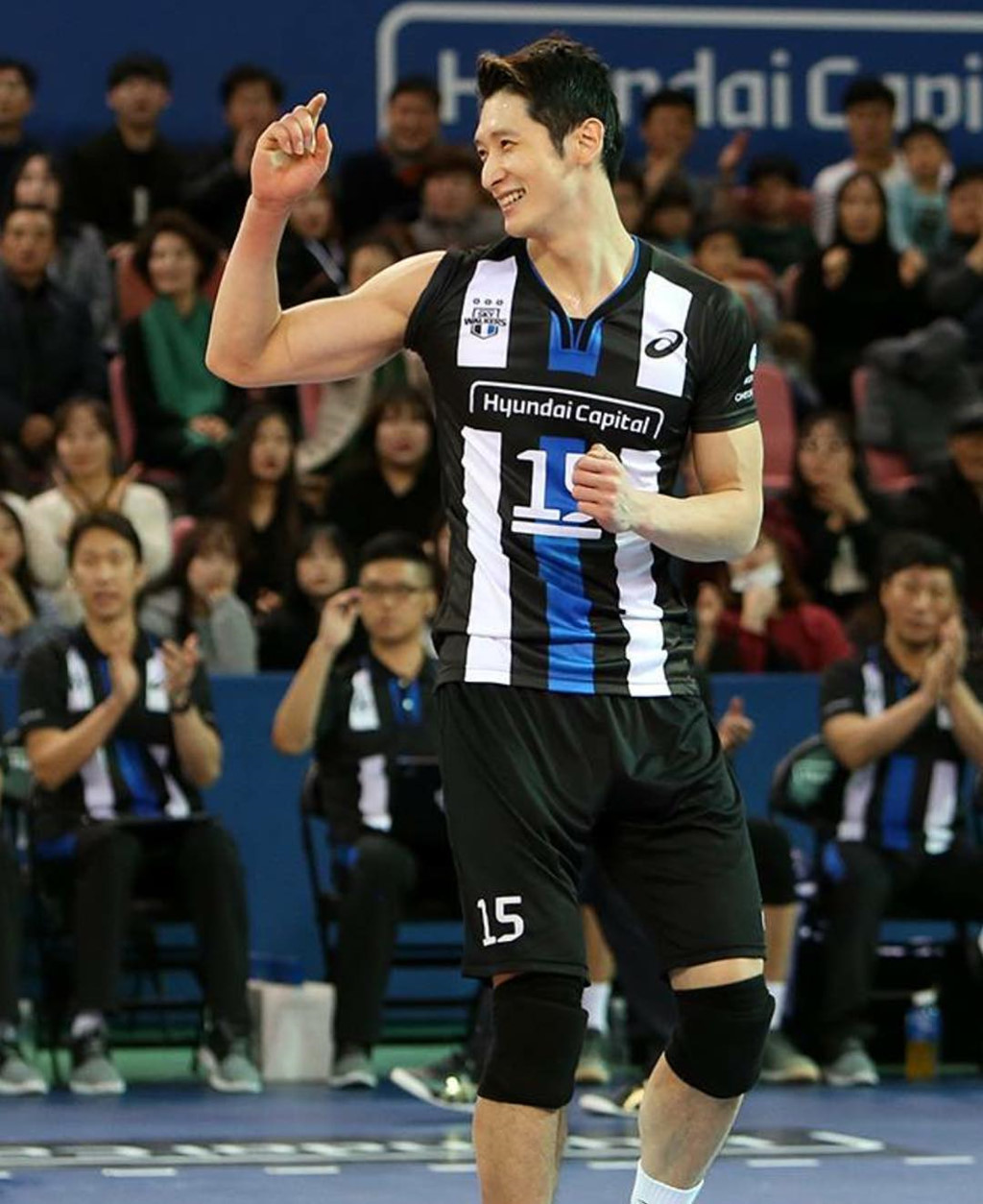 6 hot boy bóng chuyền Hàn Quốc cao trên 1,90 m nổi tiếng trên mạng