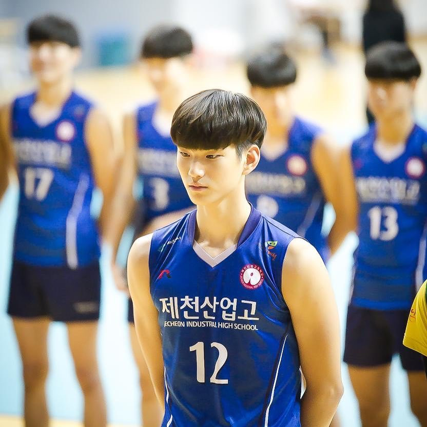 6 hot boy bóng chuyền Hàn Quốc cao trên 1,90 m nổi tiếng trên mạng