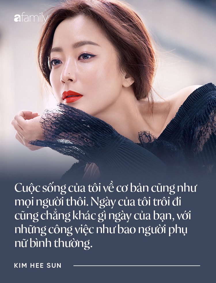 Kim Hee Sun: Yêu từ cái nhìn đầu tiên đến kinh nghiệm 10 năm hôn nhân quyết mang ra quân sư chuyện làm dâu cho Song Hye Kyo