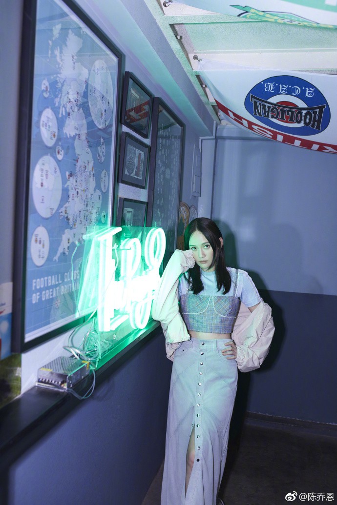 Bị giục lấy chồng sau bao lần làm phù dâu, Trần Kiều Ân chọn cách trả lời thú vị thế này