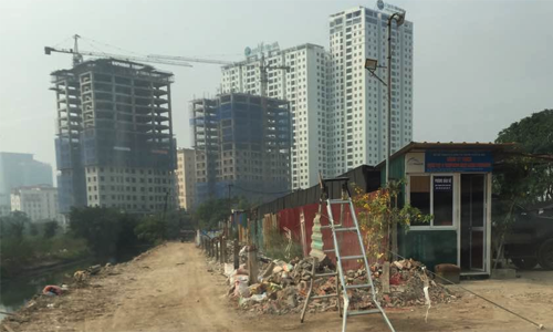 Nhà tiền tỷ chưa có lối vào vẫn quảng cáo giao thông thuận lợi