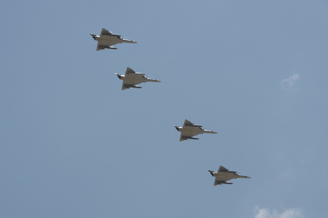 Thị trường tiêm kích secondhand nổi sóng khi Kfir TC.10 Israel thực chiến cùng F-16 Mỹ