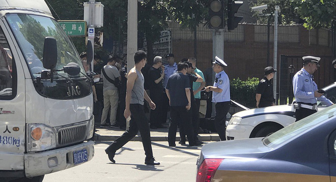 Nổ lớn bên ngoài đại sứ quán Mỹ tại Bắc Kinh